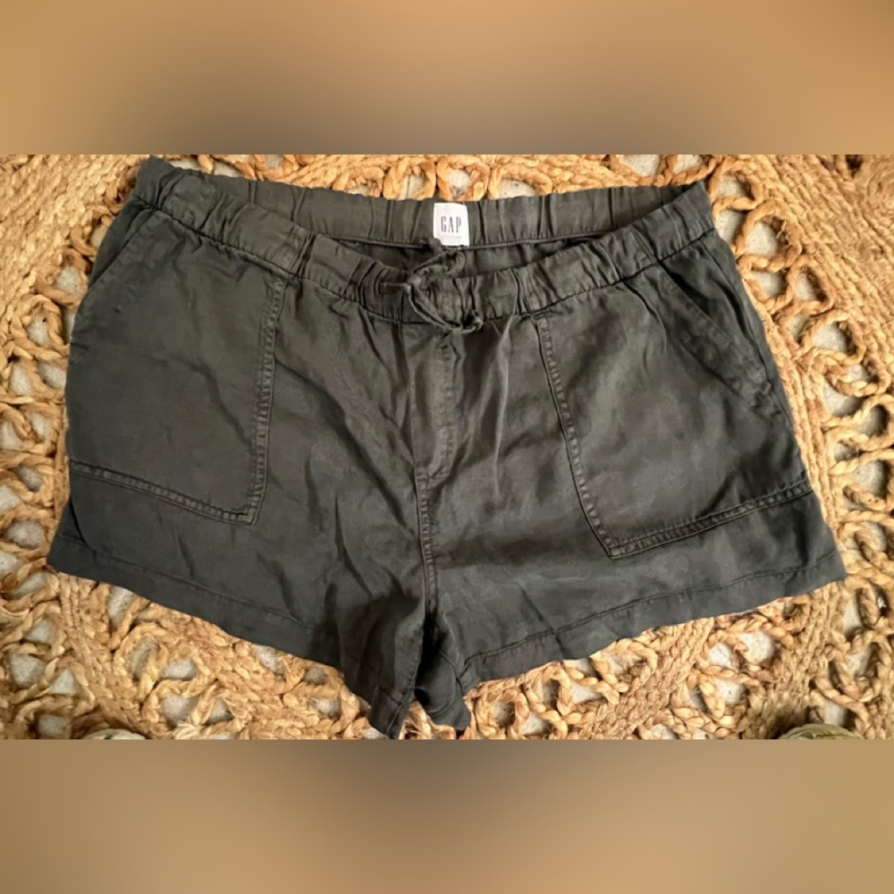 Gap shorts